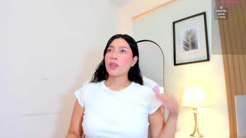 Snapshot of emma_walton_ chatting on 12-14-25, 11:37 online show from 12-14-25, 11:37