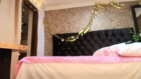 Snapshot of emma_xue chatting on 01-24-25, 01:24 Emma online show from 01-24-25, 01:24