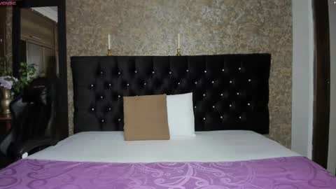 Snapshot of emma_xue chatting on 03-11-25, 01:48 Emma online show from 03-11-25, 01:48