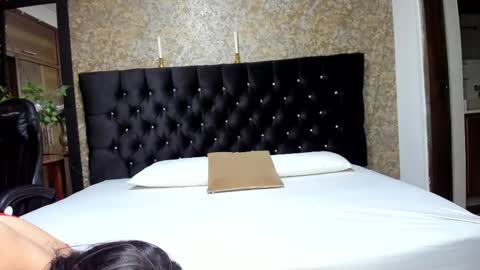 Snapshot of emma_xue chatting on 03-12-25, 01:47 Emma online show from 03-12-25, 01:47