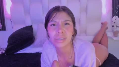 emmaa00_ online show from 03-25-26, 04:35