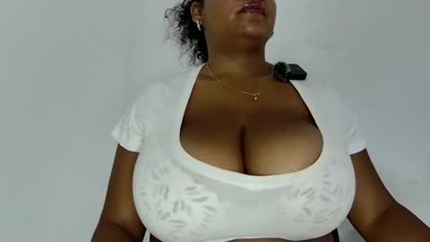 Snapshot of emmaa_5 chatting on 11-12-25, 01:39 emma 5 online show from 11-12-25, 01:39