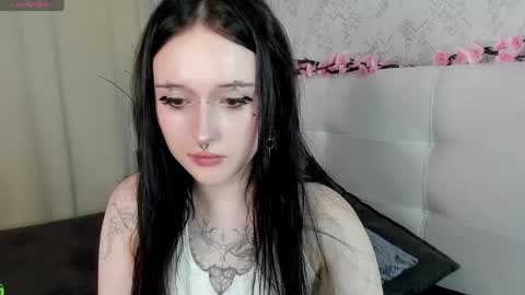 Snapshot of emmablissa chatting on 06-04-26, 01:22 emmablissa online show from 06-04-26, 01:22