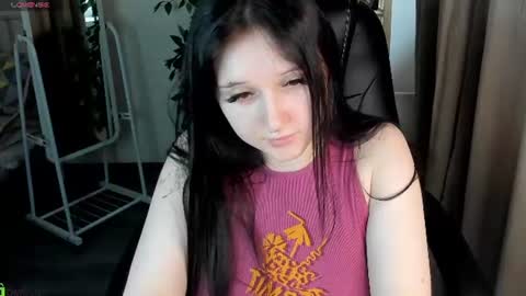 Snapshot of emmablissa chatting on 06-11-26, 02:53 emmablissa online show from 06-11-26, 02:53