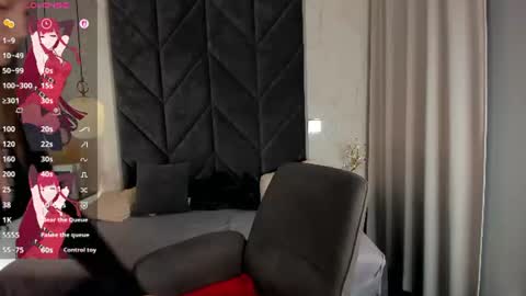 Snapshot of emmabloomm chatting on 06-25-26, 10:14 Emma online show from 06-25-26, 10:14