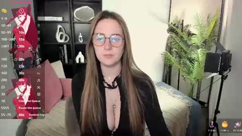 Snapshot of emmabloomm chatting on 06-29-26, 10:10 Emma online show from 06-29-26, 10:10