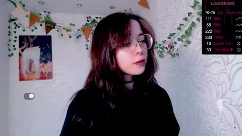 Snapshot of emmae__ chatting on 11-24-25, 06:46 Emma online show from 11-24-25, 06:46