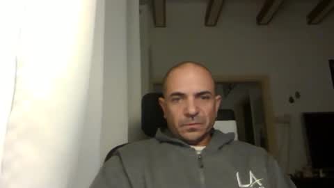 Snapshot of emmagold123 chatting on 12-18-24, 03:47 Ariel online show from 12-18-24, 03:47