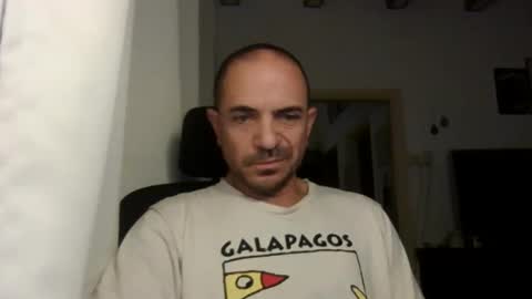 Snapshot of emmagold123 chatting on 12-24-24, 04:44 Ariel online show from 12-24-24, 04:44