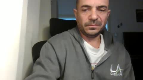 Snapshot of emmagold123 chatting on 02-26-25, 03:32 Ariel online show from 02-26-25, 03:32