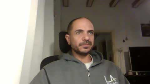 Snapshot of emmagold123 chatting on 03-04-25, 04:06 Ariel online show from 03-04-25, 04:06