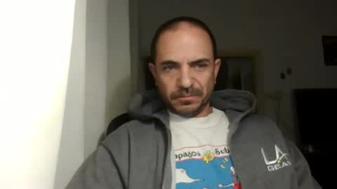 Snapshot of emmagold123 chatting on 03-12-25, 03:24 Ariel online show from 03-12-25, 03:24