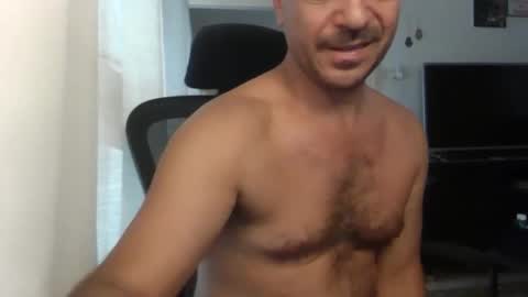 Snapshot of emmagold123 chatting on 09-26-25, 05:44 Ariel online show from 09-26-25, 05:44