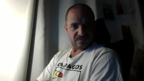 Snapshot of emmagold123 chatting on 10-19-25, 04:24 Ariel online show from 10-19-25, 04:24