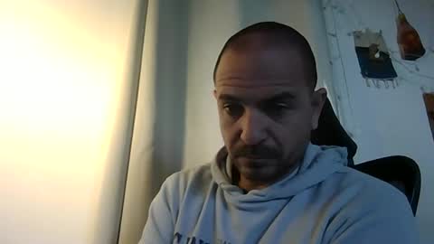 Ariel online show from 04-12-26, 05:45