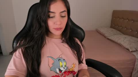 Jennifer online show from 05-01-26, 01:54