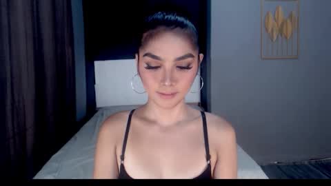 Emma online show from 05-20-26, 02:18