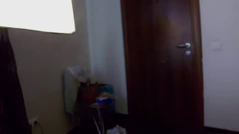 Snapshot of emmahazee chatting on 06-04-26, 04:40 Emma online show from 06-04-26, 04:40