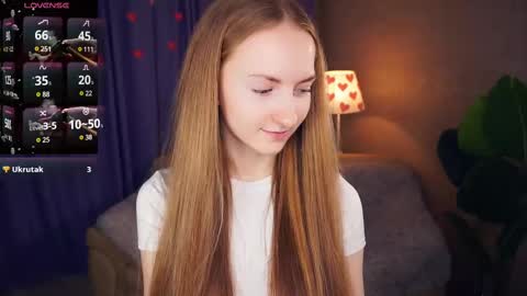 Snapshot of emmalaflame chatting on 02-24-25, 08:36 Emma day Wendy night online show from 02-24-25, 08:36