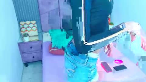 emmaLogge online show from 12-13-25, 08:47