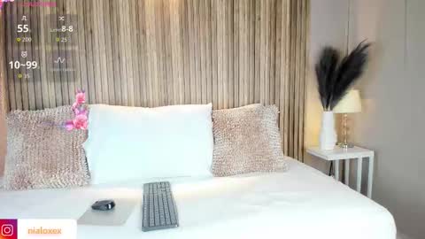 Snapshot of emmamillerr_ chatting on 10-20-25, 11:32 EmmaMillerr online show from 10-20-25, 11:32