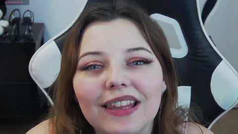 Snapshot of emmamoore12 chatting on 03-26-26, 05:40 Emma online show from 03-26-26, 05:40