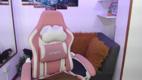 Emma  online show from 02-05-25, 11:17