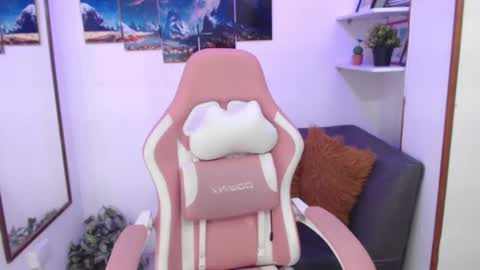 Emma  online show from 03-09-25, 04:38