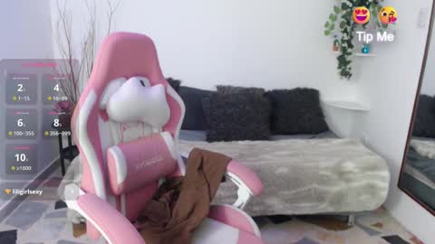 Emma  online show from 09-25-25, 12:03