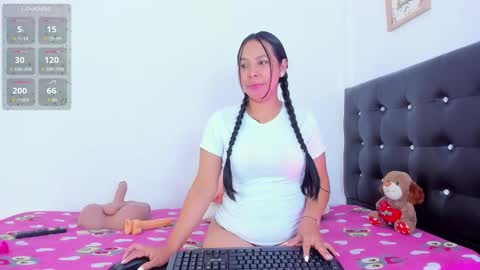 Snapshot of emmarogers_ chatting on 01-08-26, 07:49 Emma Rogers online show from 01-08-26, 07:49