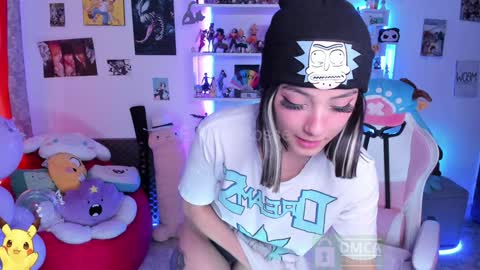 Emma online show from 01-31-25, 04:17