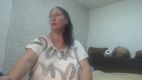 emmasquirt69 online show from 06-04-26, 06:19