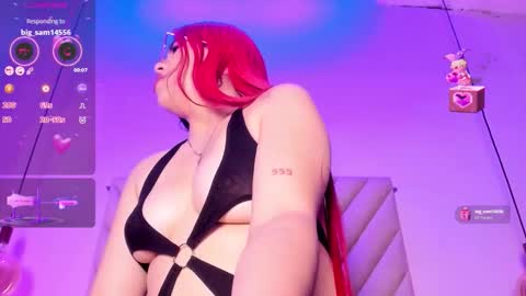 Snapshot of emmaswift1 chatting on 02-06-26, 02:16 Emma online show from 02-06-26, 02:16