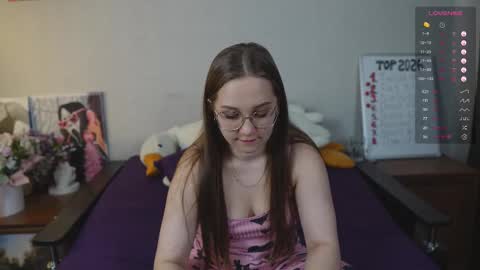 Snapshot of emmatiny chatting on 01-18-26, 05:28 Mia online show from 01-18-26, 05:28