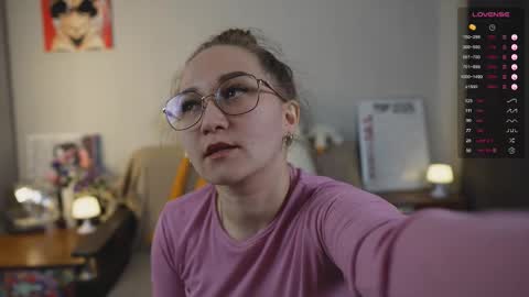 Snapshot of emmatiny chatting on 02-08-26, 03:59 Mia online show from 02-08-26, 03:59