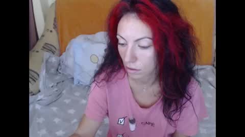 Snapshot of emmatoo95 chatting on 09-11-25, 08:03 Emmatoo online show from 09-11-25, 08:03