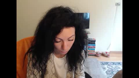 Snapshot of emmatoo95 chatting on 10-08-25, 08:01 Emmatoo online show from 10-08-25, 08:01