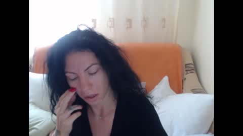 Snapshot of emmatoo95 chatting on 10-11-25, 08:57 Emmatoo online show from 10-11-25, 08:57