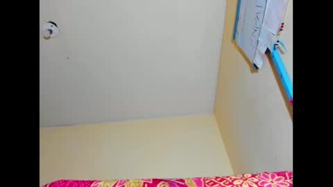 hi im emmalina welcome to your happy place online show from 01-13-25, 09:52