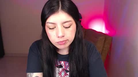 Snapshot of emmi_0 chatting on 03-04-26, 01:44 Emily Independent model online show from 03-04-26, 01:44