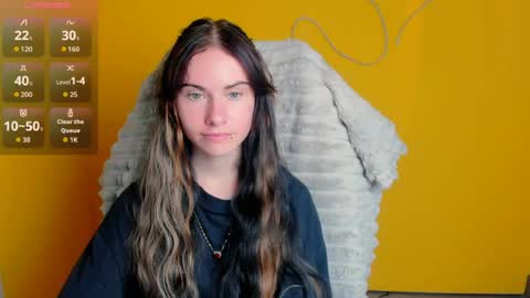 Snapshot of emmi_rossum chatting on 06-19-26, 11:25 Emmi online show from 06-19-26, 11:25