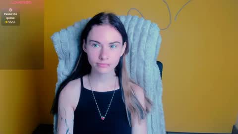 Snapshot of emmi_rossum chatting on 06-22-26, 11:18 Emmi online show from 06-22-26, 11:18