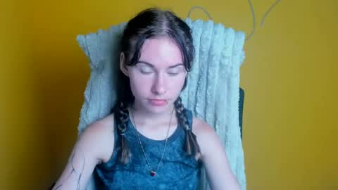 Snapshot of emmi_rossum chatting on 06-24-26, 11:42 Emmi online show from 06-24-26, 11:42