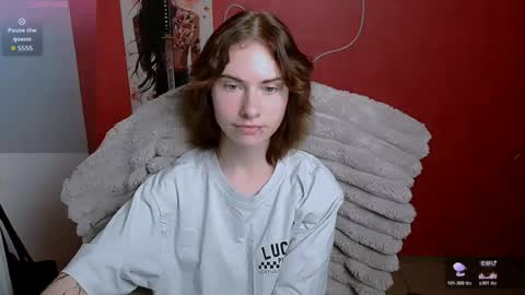Snapshot of emmi_rossum chatting on 07-11-26, 11:24 Emmi online show from 07-11-26, 11:24