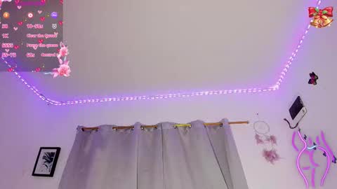 Snapshot of emmie_bunny chatting on 02-01-26, 11:14 Emmie online show from 02-01-26, 11:14