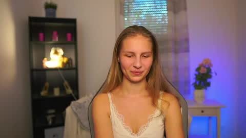 Emmie online show from 04-22-26, 01:56