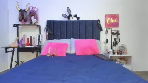 Snapshot of emmily_giraldo chatting on 01-09-25, 05:33 online show from 01-09-25, 05:33