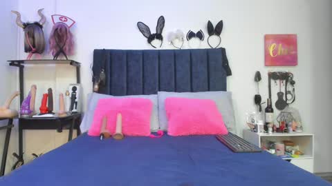 Snapshot of emmily_giraldo chatting on 01-22-25, 11:56 online show from 01-22-25, 11:56
