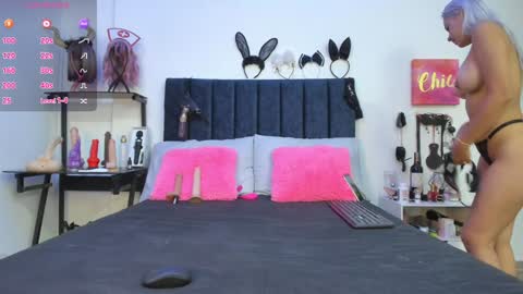 Snapshot of emmily_giraldo chatting on 02-03-25, 11:31 online show from 02-03-25, 11:31