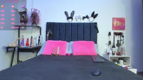 Snapshot of emmily_giraldo chatting on 02-05-25, 11:55 online show from 02-05-25, 11:55